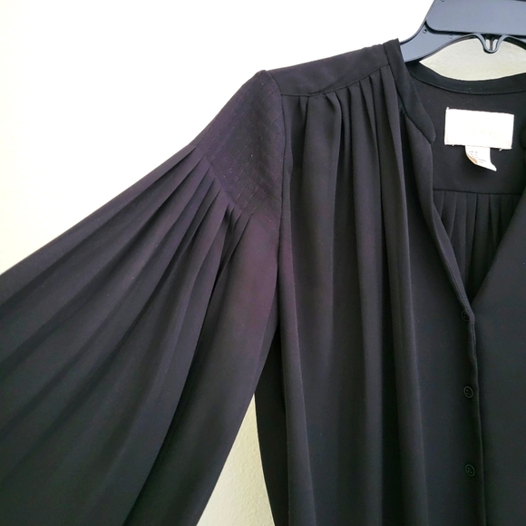 H&M Semi Sheer Button Down V-Neck Top Blouse - Picture 3 of 6